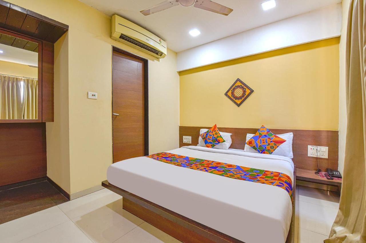 Fabhotel Rb Residency Surat Zewnętrze zdjęcie