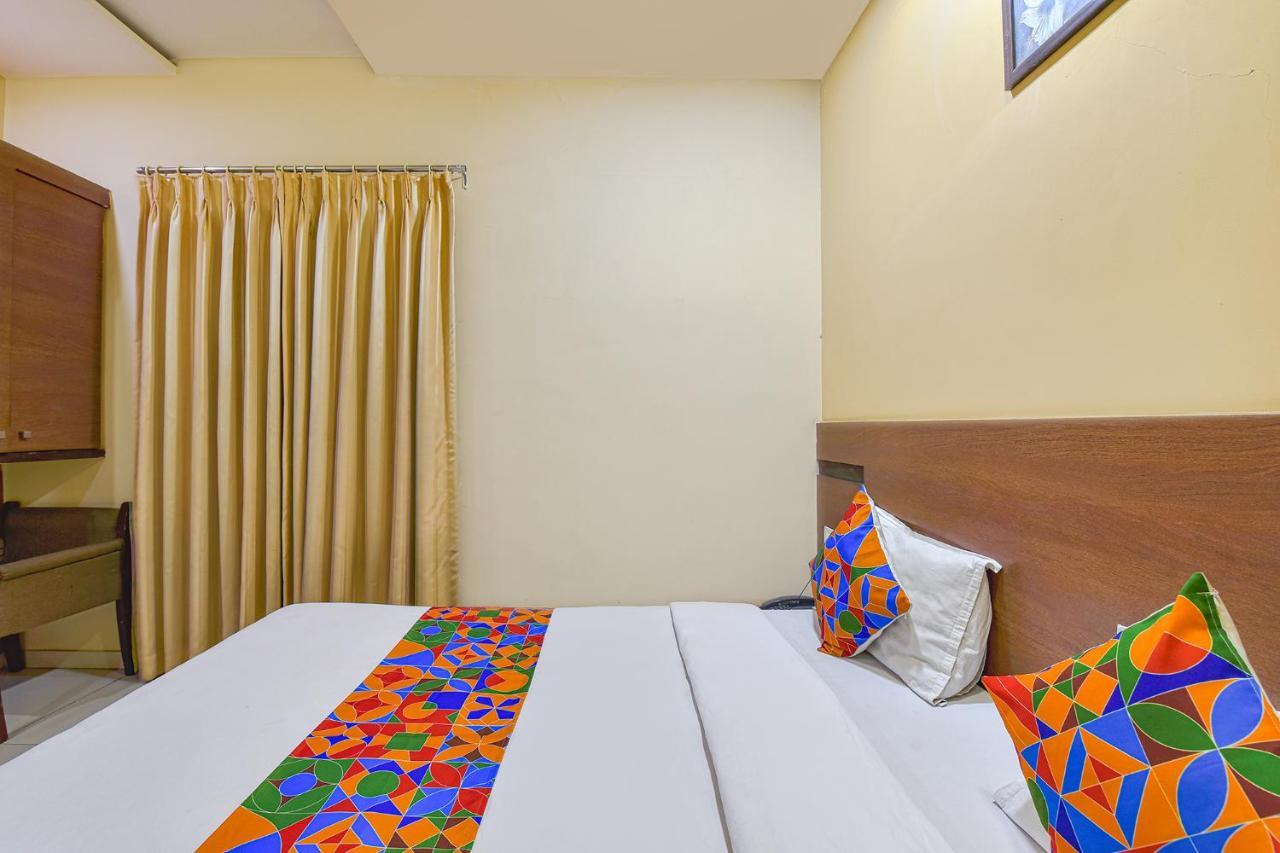 Fabhotel Rb Residency Surat Zewnętrze zdjęcie