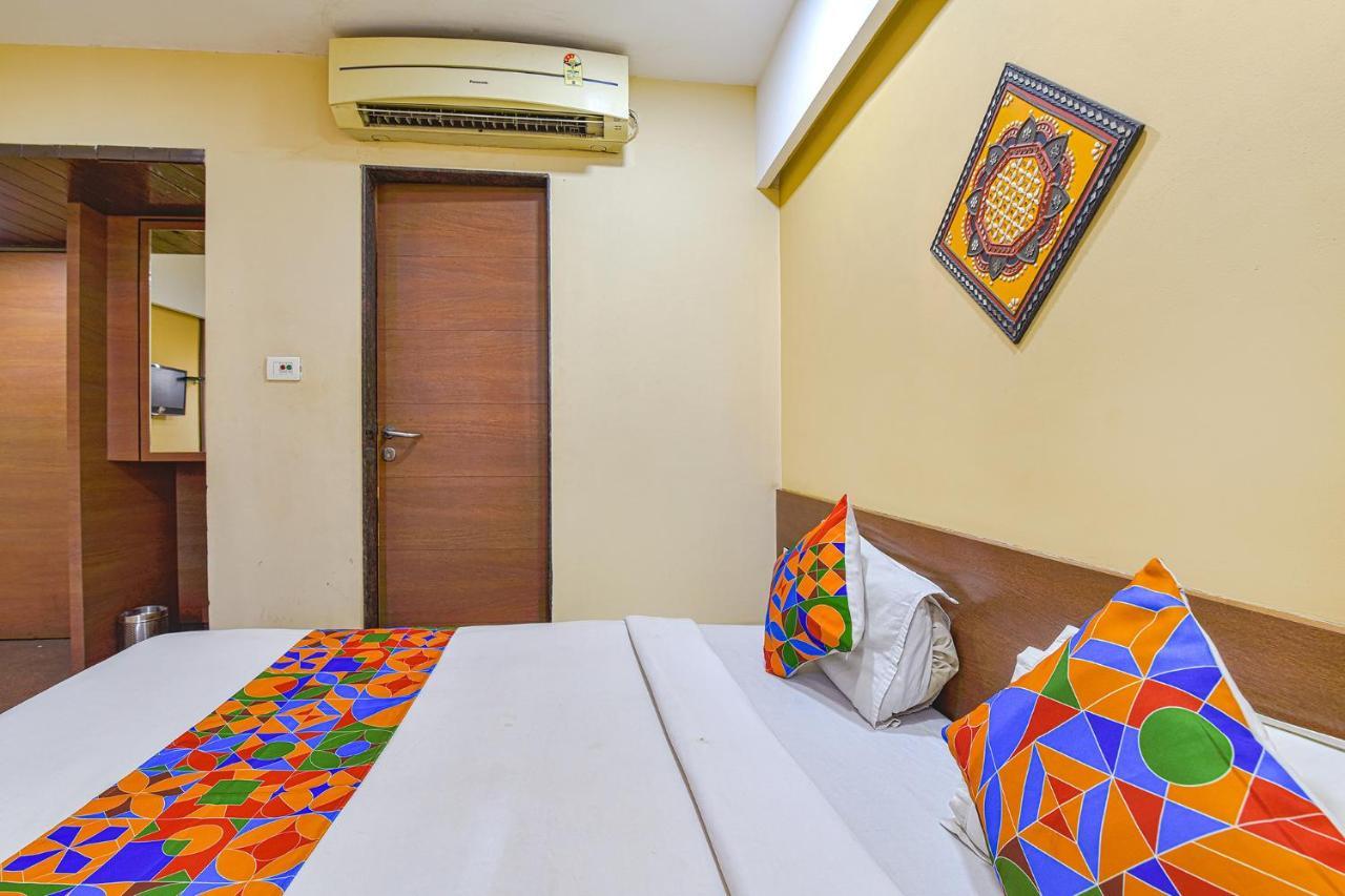 Fabhotel Rb Residency Surat Zewnętrze zdjęcie